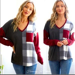 B16❤️Gorgeous❤️Soft burgundy/gray print flattering top